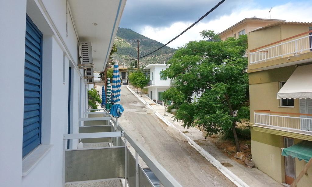Pension Gina Méthana Habitación foto